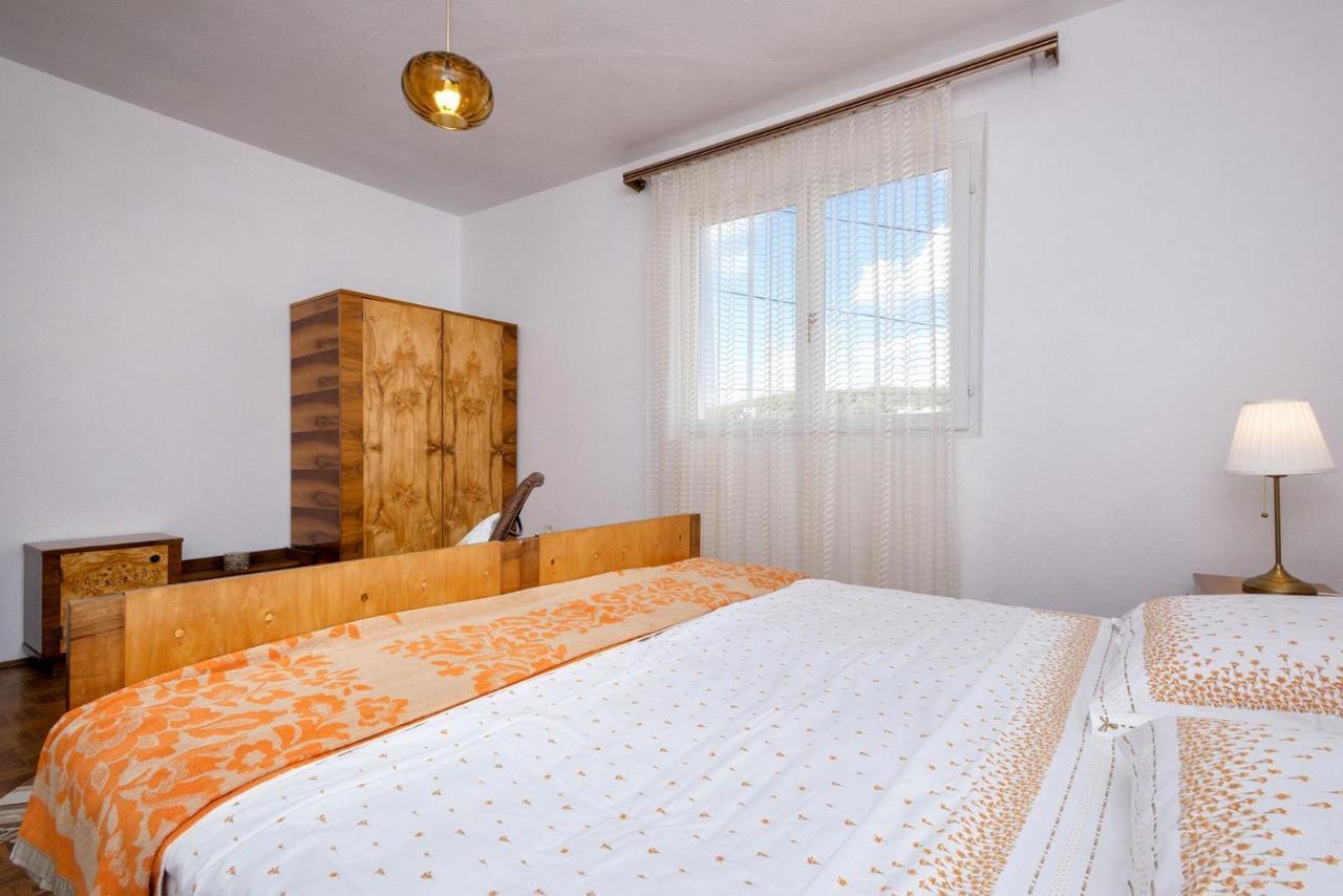 Sjajna - Garden Jelsa (Hvar)